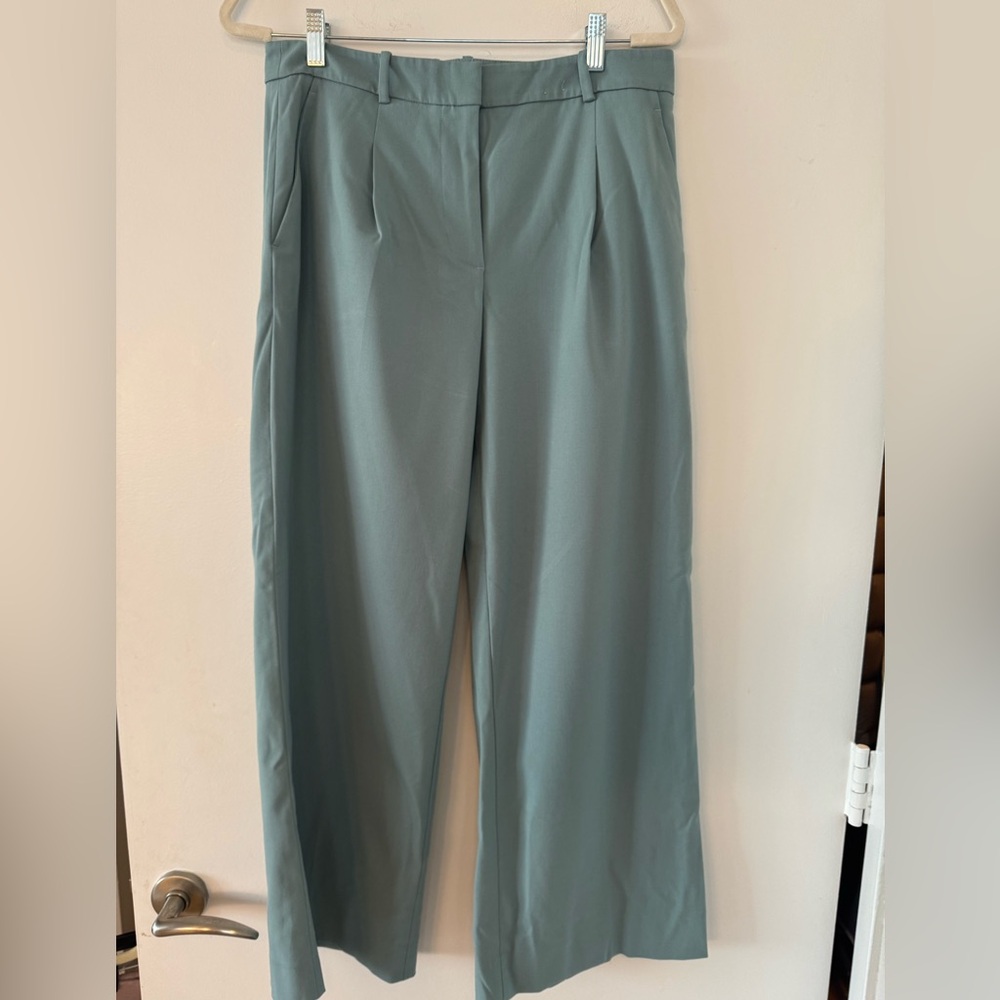 Abercrombie Mid-Rise Wide Leg Pant